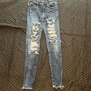 Brand : American eagle 
Size : 4
Type : long extra stretch skinny jeans